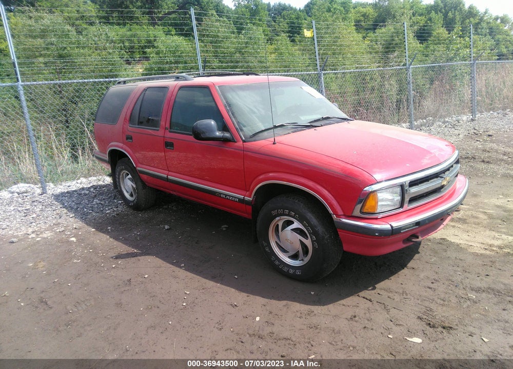 1996 CHEVROLET BLAZER VIN: 1GNDT13W0T2215201