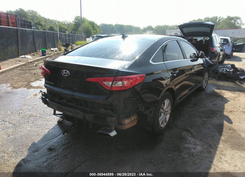 2015 HYUNDAI SONATA SE VIN: 5NPE24AF6FH071516