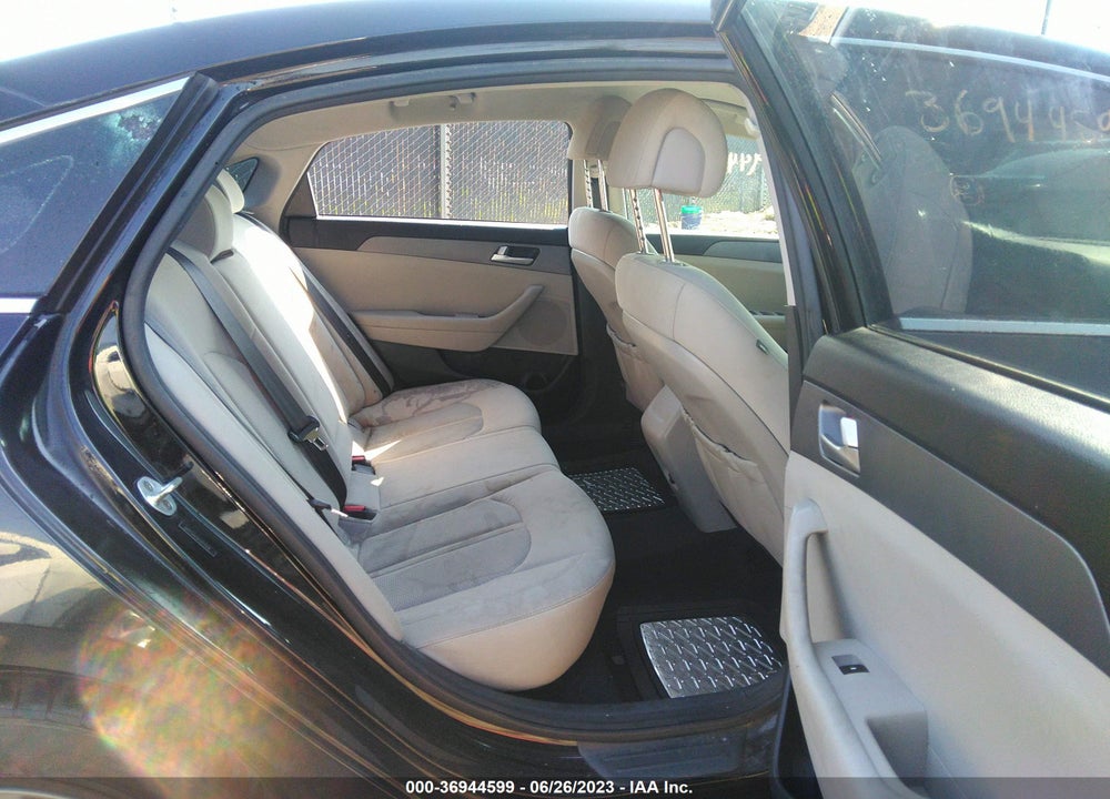 2015 HYUNDAI SONATA SE VIN: 5NPE24AF6FH071516
