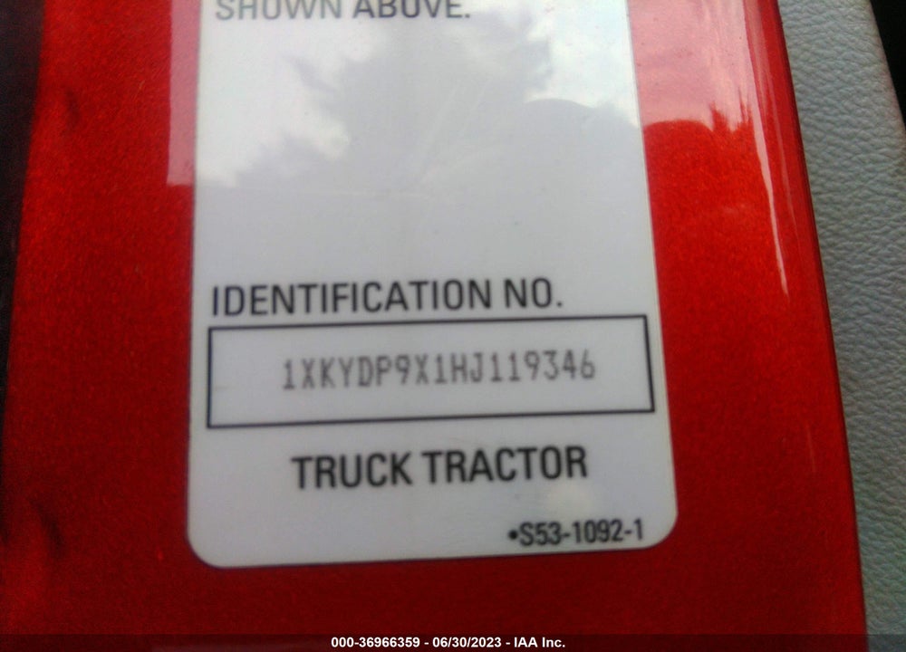 2017 KENWORTH T680 VIN: 1XKYDP9X1HJ119346