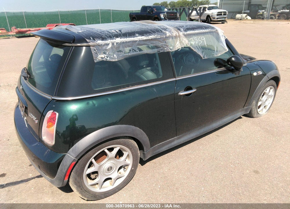 2004 MINI COOPER S VIN: WMWRE33444TD75015