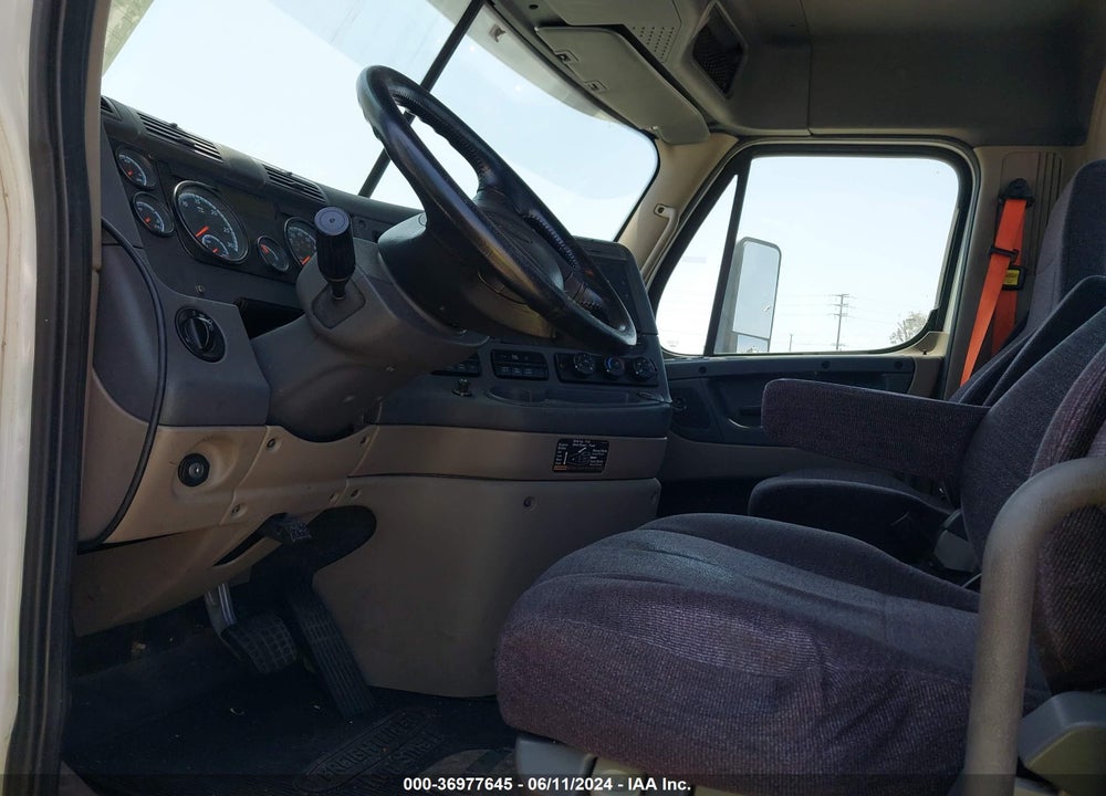 2015 FREIGHTLINER CASCADIA 125 VIN: 3AKBGDD53FSGD0695