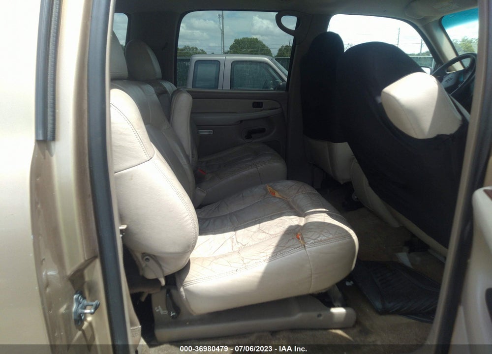 2001 CHEVROLET SUBURBAN LS VIN: 3GNFK16T11G154118