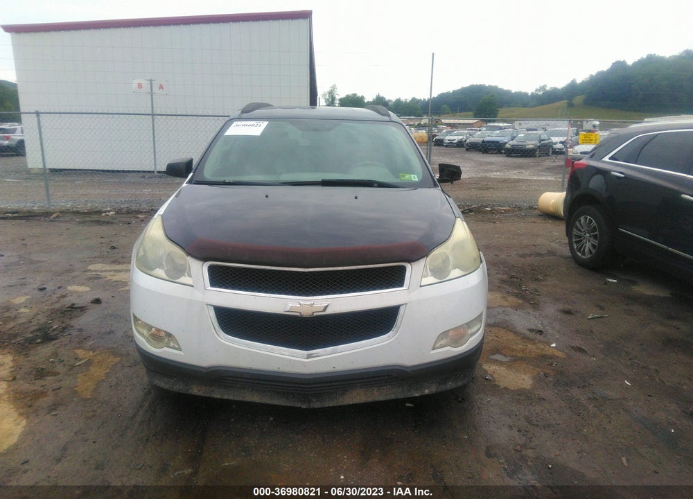 2011 CHEVROLET TRAVERSE LS VIN: 1GNKVFED1BJ333529