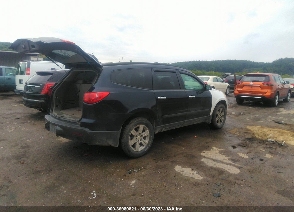 2011 CHEVROLET TRAVERSE LS VIN: 1GNKVFED1BJ333529