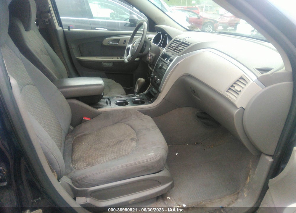 2011 CHEVROLET TRAVERSE LS VIN: 1GNKVFED1BJ333529