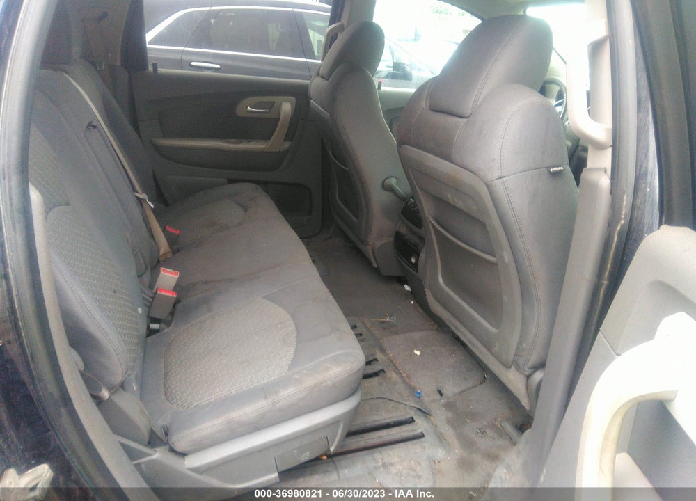 2011 CHEVROLET TRAVERSE LS VIN: 1GNKVFED1BJ333529