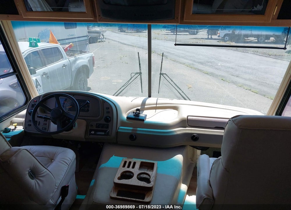 1999 CHEVROLET P30 VIN: 1GBLP37J1X3305643