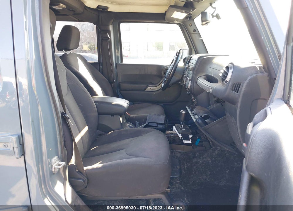 2015 JEEP WRANGLER UNLIMITED SPORT VIN: 1C4BJWDG8FL688000