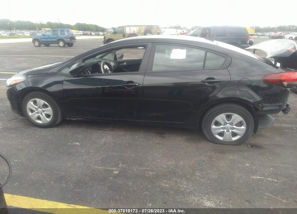 2018 KIA FORTE LX VIN: 3KPFL4A72JE247520