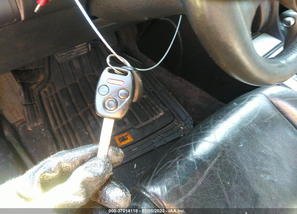 2004 HONDA ACCORD 3.0 EX VIN: 1HGCM82624A004375