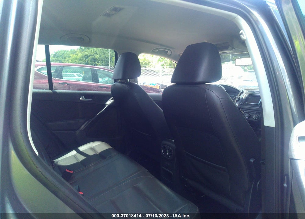 2016 VOLKSWAGEN TIGUAN S VIN: WVGAV7AX5GW613891