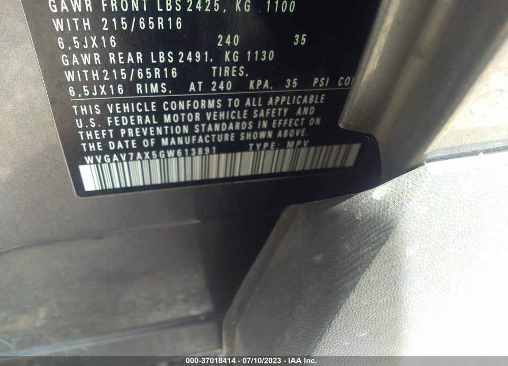 2016 VOLKSWAGEN TIGUAN S VIN: WVGAV7AX5GW613891