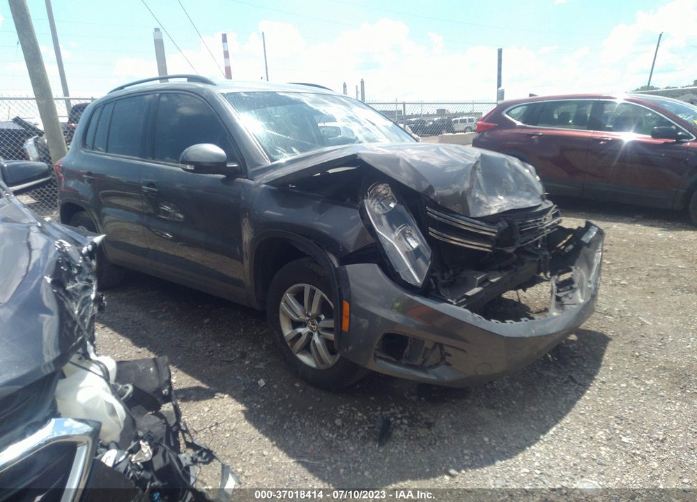 2016 VOLKSWAGEN TIGUAN S VIN: WVGAV7AX5GW613891