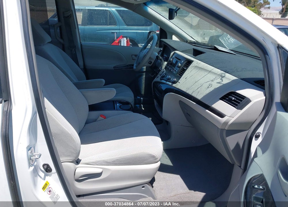 2011 TOYOTA SIENNA LE V6 VIN: 5TDKK3DCXBS088998
