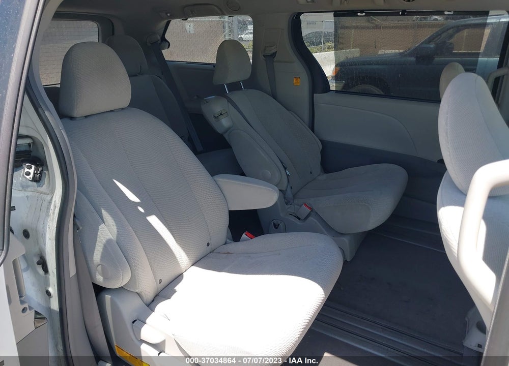 2011 TOYOTA SIENNA LE V6 VIN: 5TDKK3DCXBS088998