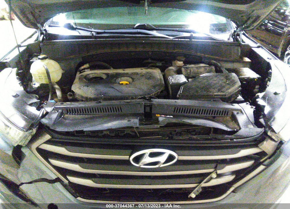 2016 HYUNDAI TUCSON SE VIN: KM8J33A46GU106269
