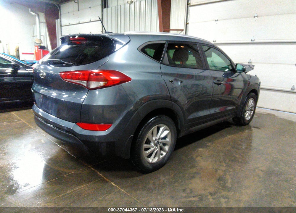 2016 HYUNDAI TUCSON SE VIN: KM8J33A46GU106269