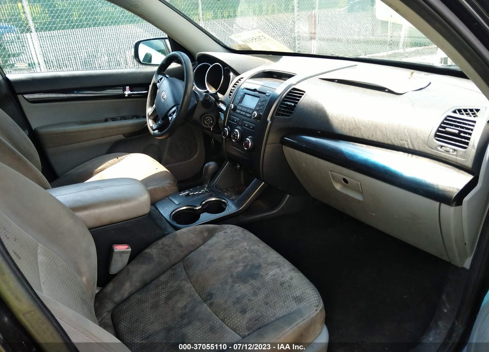 2013 KIA SORENTO VIN: 5XYKTDA21DG348669