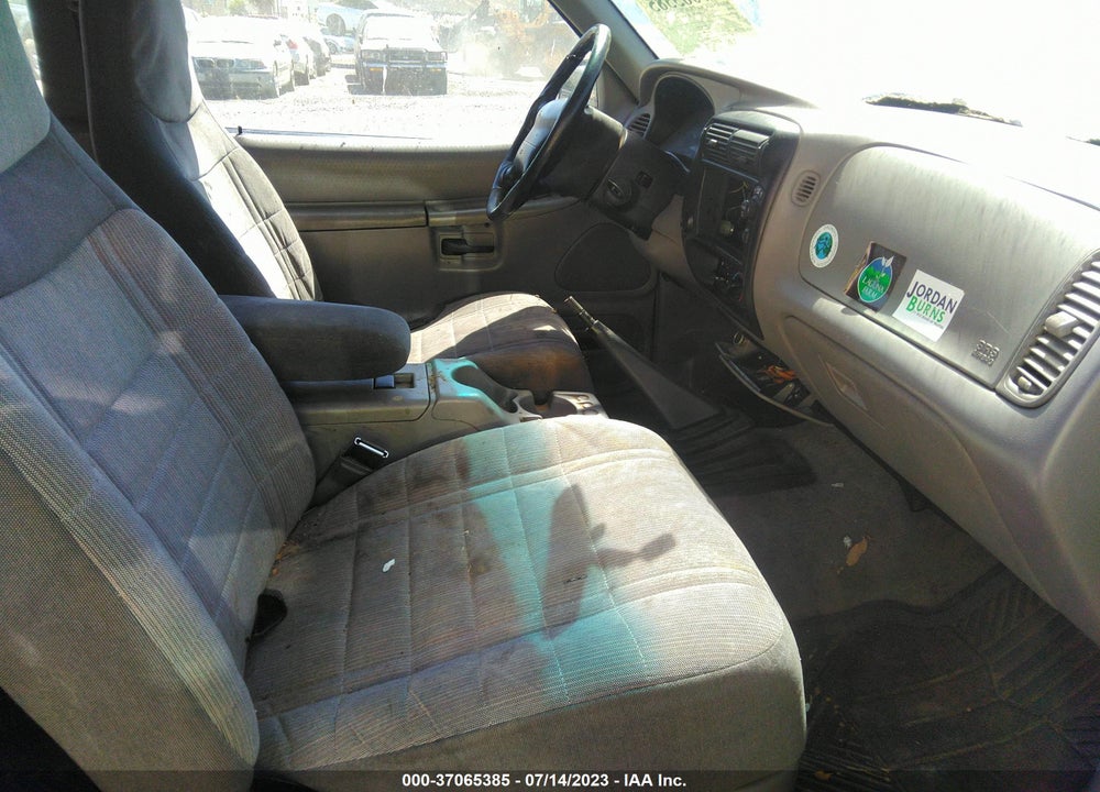 2000 FORD WINDSTAR LX VIN: 1FMCU22X3TUC28560