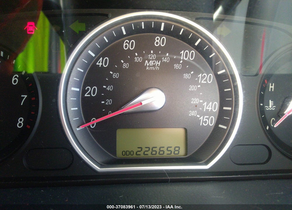 2008 HYUNDAI SONATA LIMITED/SE VIN: 5NPEU46C18H352621