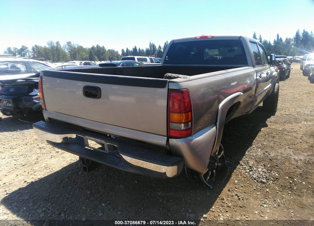 2003 GMC SIERRA 2500HD SLT VIN: 1GTHK23143F244135