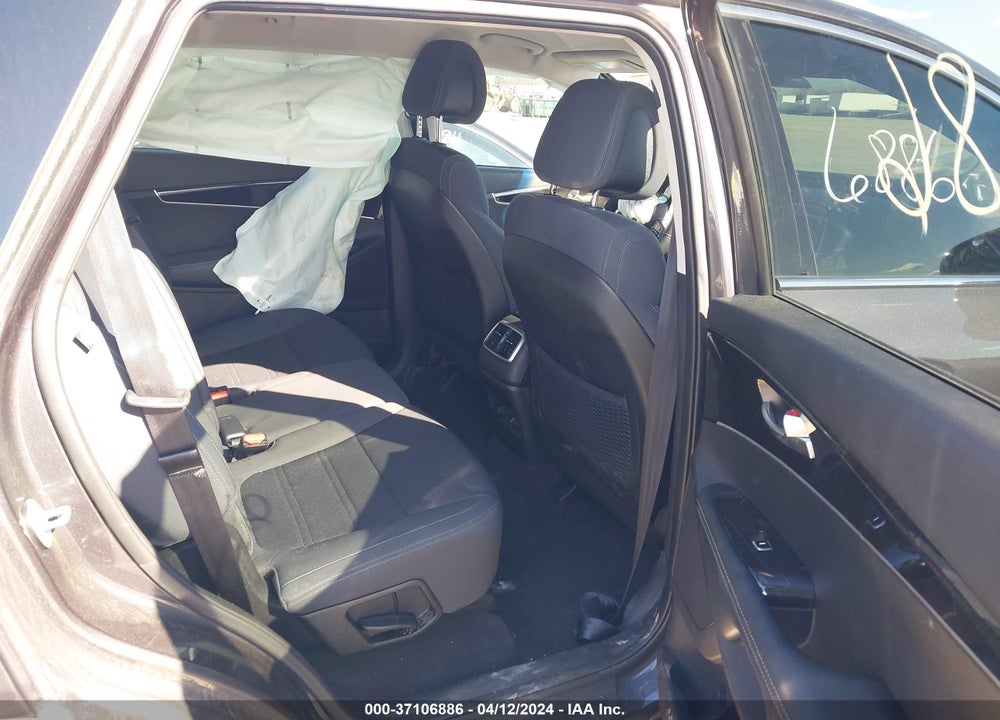 2016 KIA SORENTO 2.4L LX VIN: 5XYPGDA37GG169768