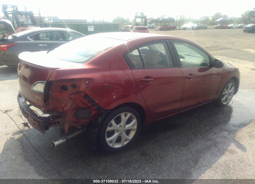 2011 MAZDA 3 S SPORT VIN: JM1BL1U68B1359971
