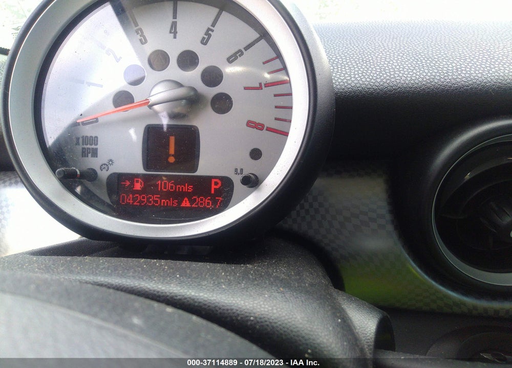 2010 MINI COOPER S VIN: WMWMF7C57ATZ73406