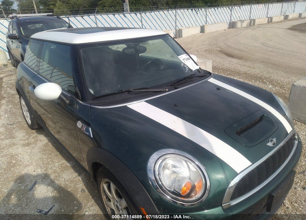 2010 MINI COOPER S VIN: WMWMF7C57ATZ73406