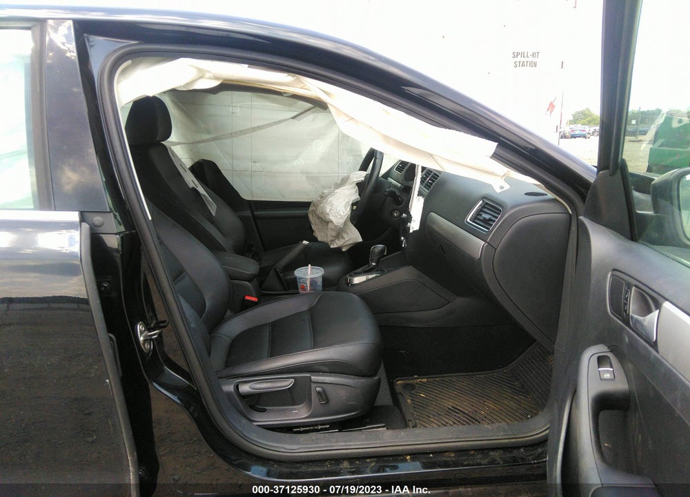 2014 VOLKSWAGEN JETTA VIN: 3VWD17AJ2EM234267