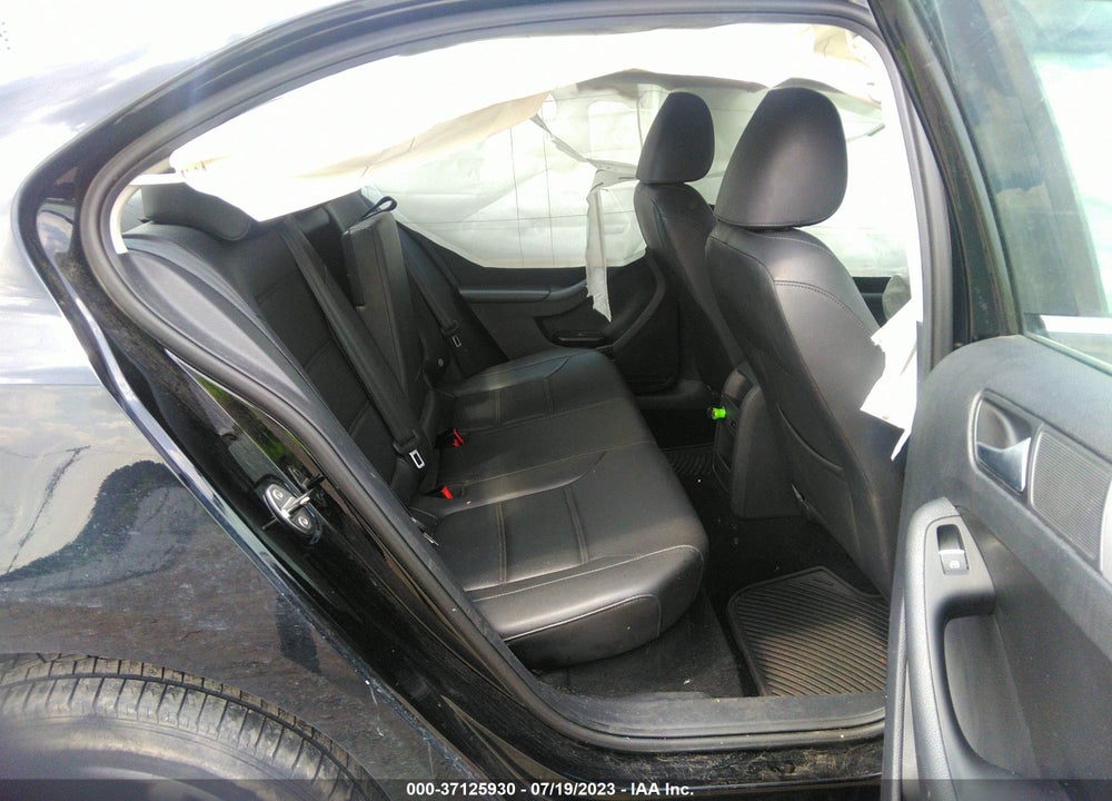2014 VOLKSWAGEN JETTA VIN: 3VWD17AJ2EM234267