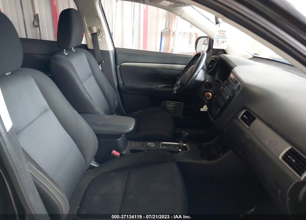 2016 MITSUBISHI OUTLANDER ES VIN: JA4AZ3A30GZ041023