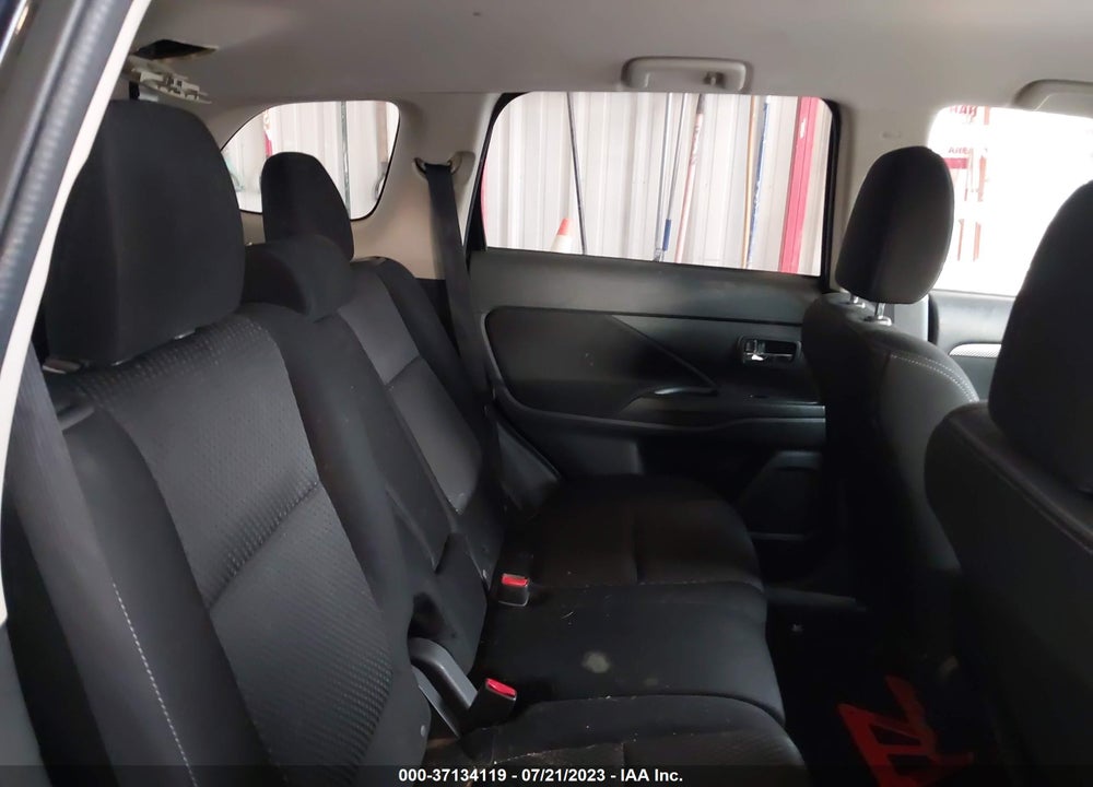 2016 MITSUBISHI OUTLANDER ES VIN: JA4AZ3A30GZ041023