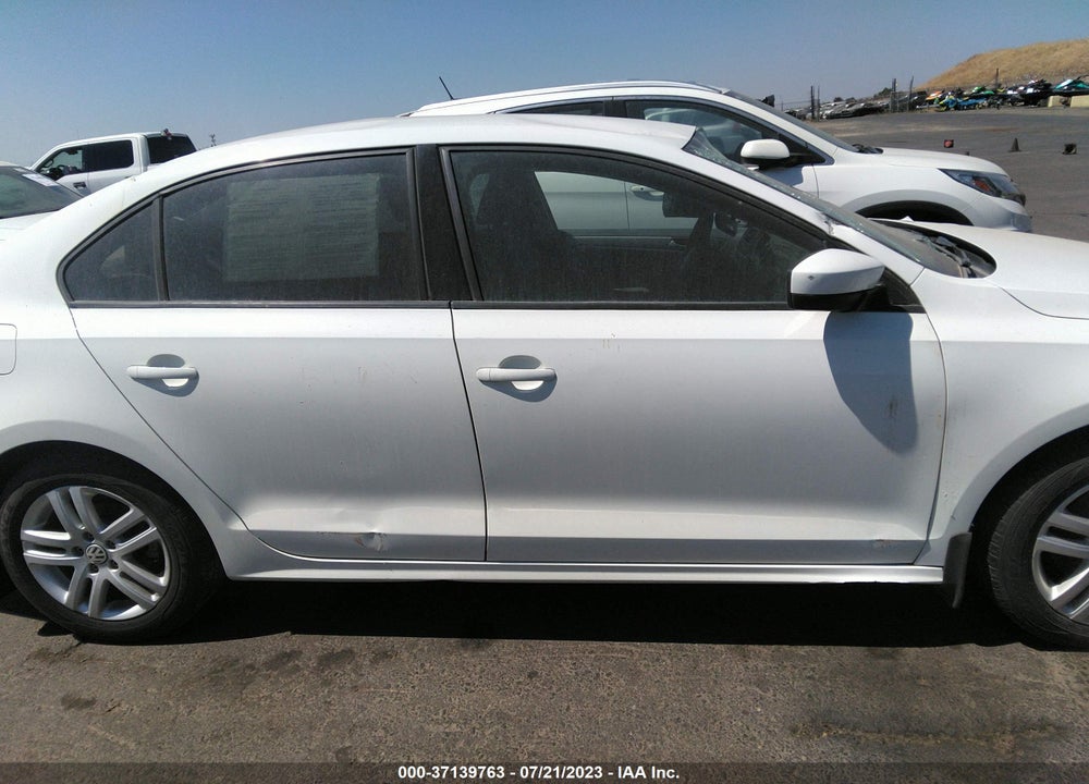 2018 VOLKSWAGEN JETTA 1.4T S VIN: 3VW2B7AJ9JM241473