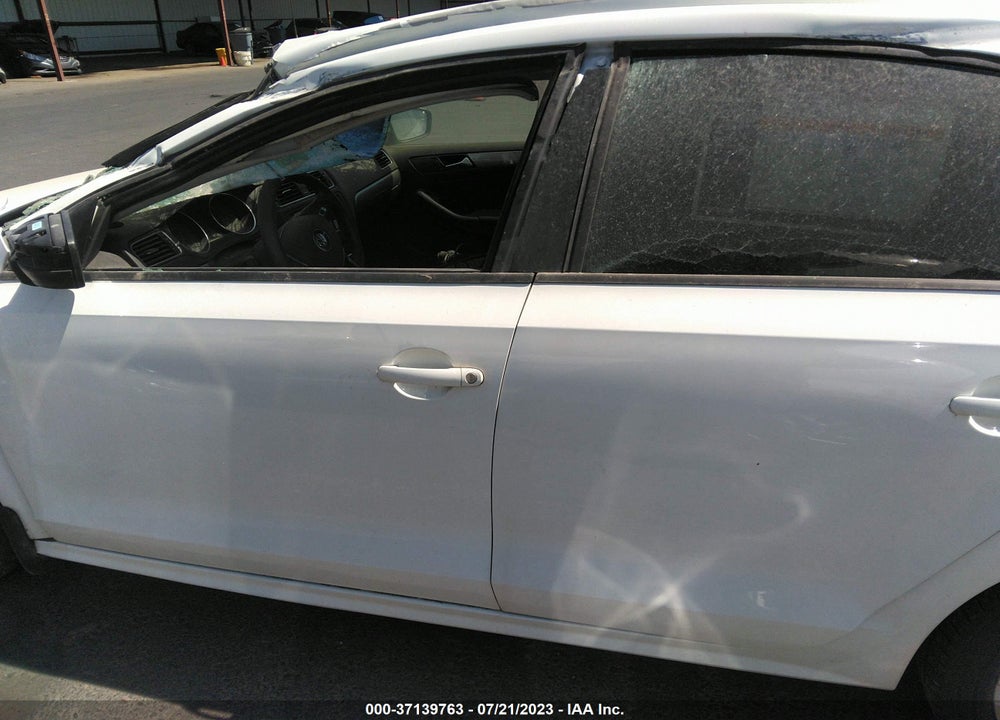 2018 VOLKSWAGEN JETTA 1.4T S VIN: 3VW2B7AJ9JM241473
