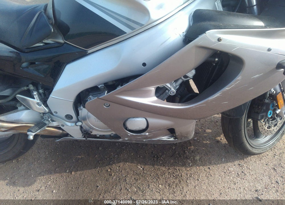 2003 YAMAHA YZF600 R VIN: JYA5AHE043A037458