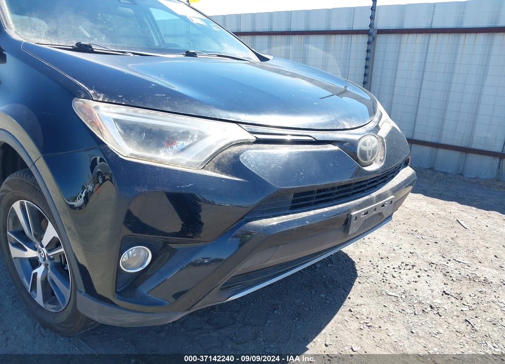 2018 TOYOTA RAV4 XLE VIN: 2T3WFREV0JW485190