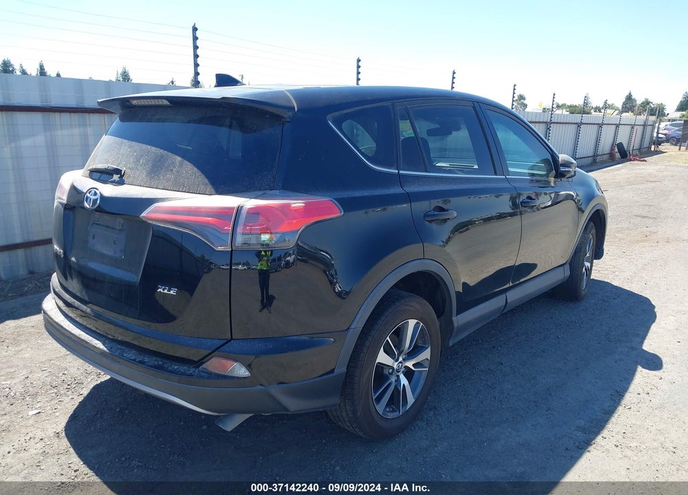2018 TOYOTA RAV4 XLE VIN: 2T3WFREV0JW485190