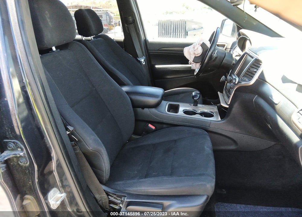 2015 JEEP GRAND CHEROKEE LAREDO VIN: 1C4RJFAG5FC209020