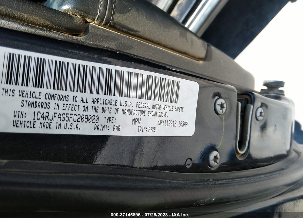 2015 JEEP GRAND CHEROKEE LAREDO VIN: 1C4RJFAG5FC209020