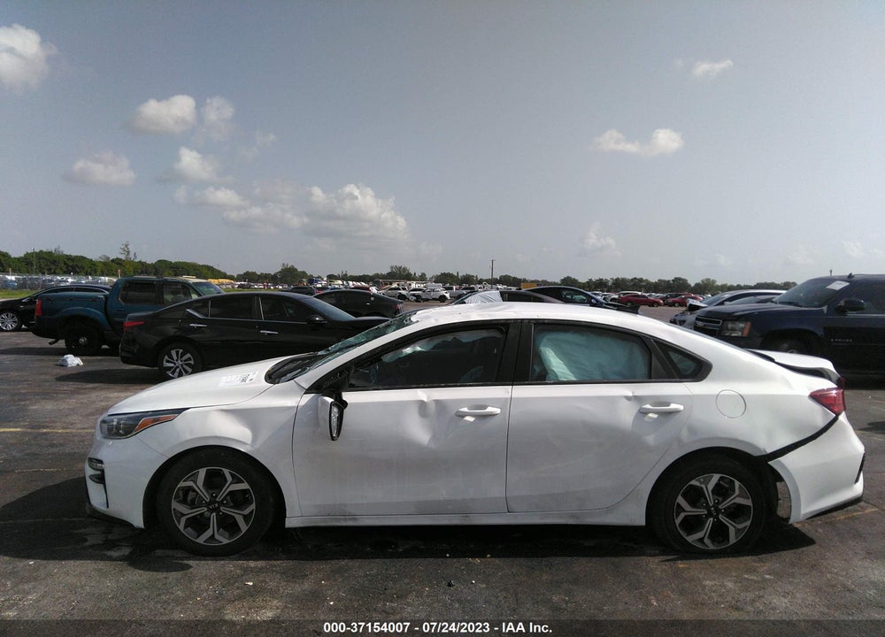 2021 KIA FORTE LXS VIN: 3KPF24AD1ME294034