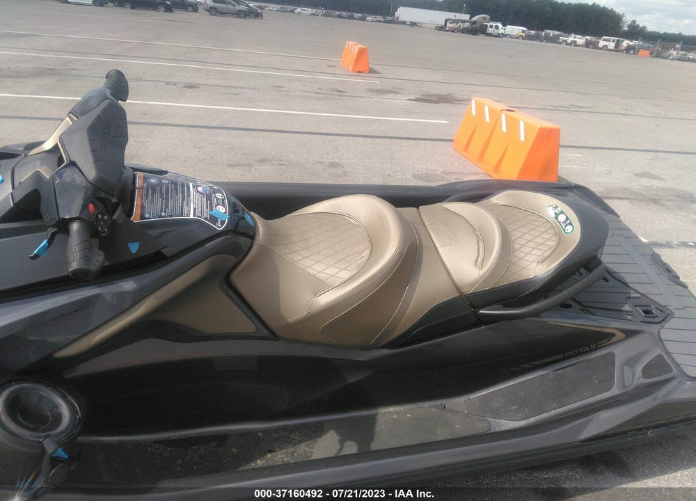2022 SEADOO GTX-300 LIMITED VIN: 00000YDV48885A222