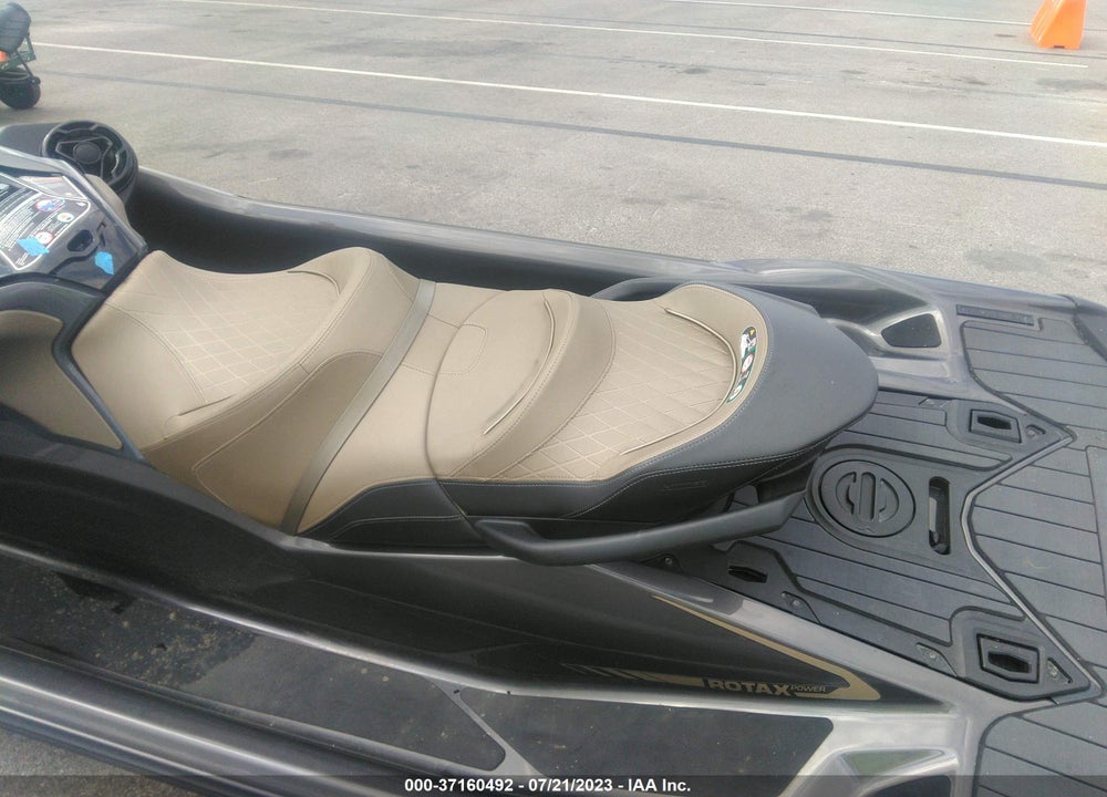 2022 SEADOO GTX-300 LIMITED VIN: 00000YDV48885A222