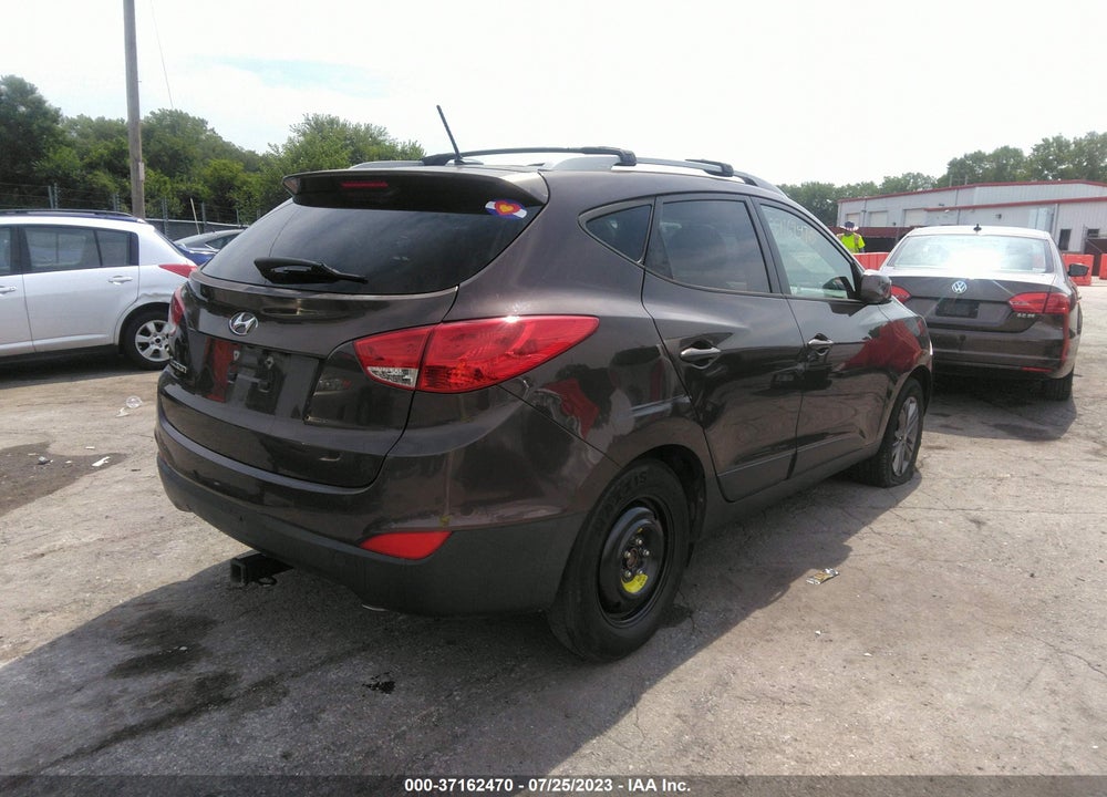2015 HYUNDAI TUCSON SE VIN: KM8JU3AG7FU032530