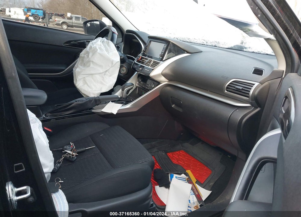 2018 MITSUBISHI ECLIPSE CROSS ES VIN: JA4AS3AA4JZ065772