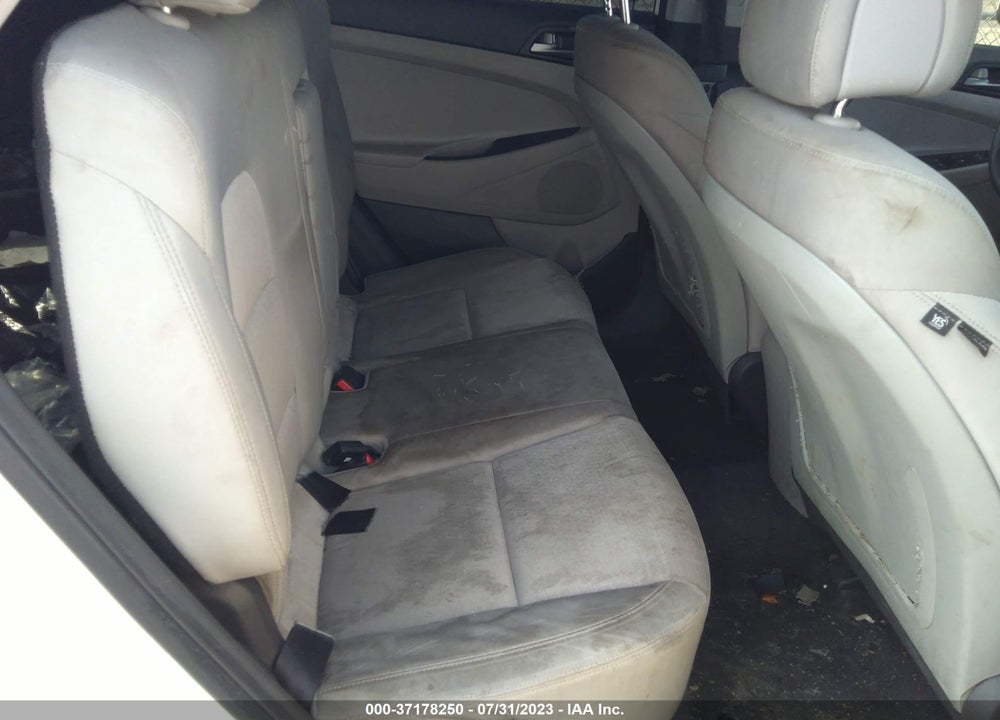 2018 HYUNDAI TUCSON SE VIN: KM8J23A47JU702176