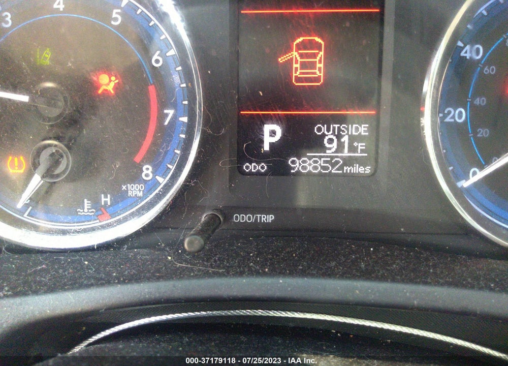 2018 TOYOTA COROLLA VIN: 5YFBURHE3JP742465