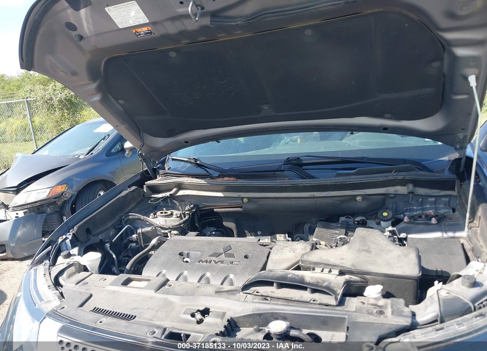 2019 MITSUBISHI OUTLANDER ES VIN: JA4AD2A30KJ000553