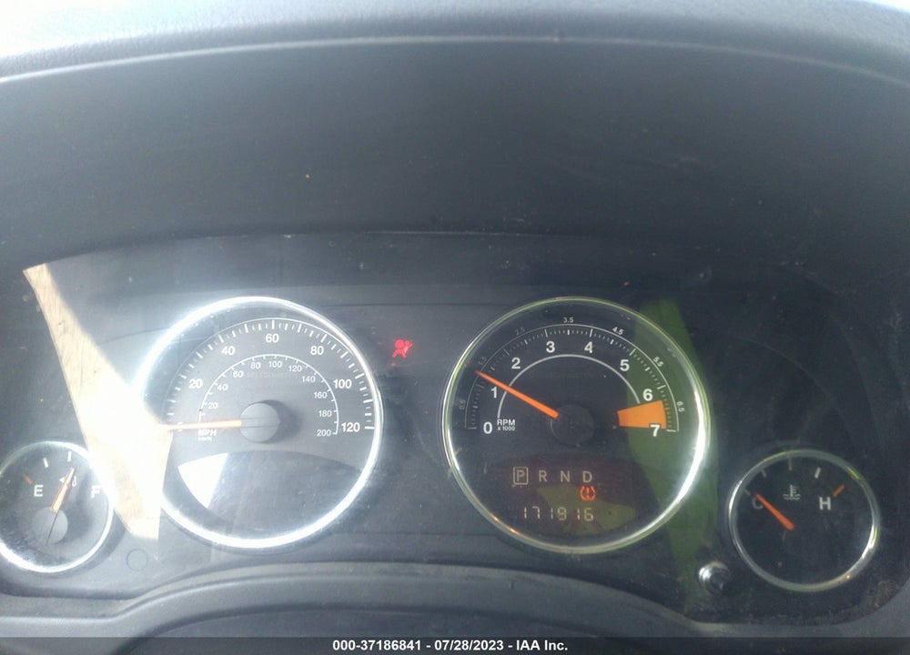 2014 JEEP COMPASS LATITUDE VIN: 1C4NJDEB0ED741317